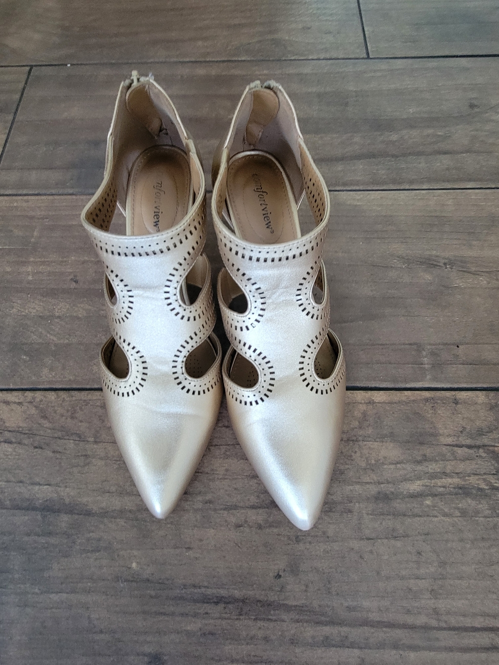 Top-View Women's Pointed Cutout Heels in Champagne
